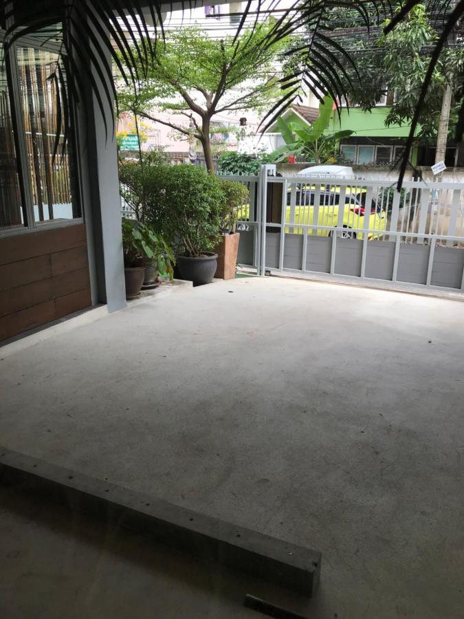 Nesuto Hostel Ramkamhaeng 52 Bangkok Eksteriør billede